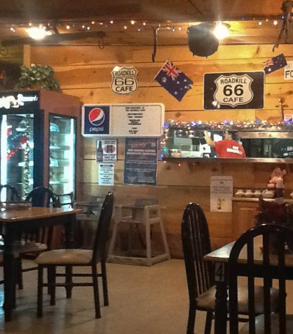 Nove meses depois e uma volta pela América do Norte, de volta à Seligman, no Arizona, na Rota 66 (Arizona - EUA)